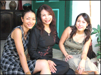 Ba mẹ con nhà văn Võ Thị Hảo