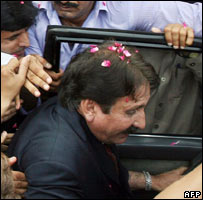 Bộ trưởng tư pháp Iftikhar Chaudhry