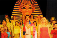 llun o'r sioe 'Joseff a'i got amryliw'