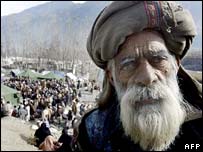 sobrevivente do terremoto em balakot, paquistão