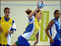Seleção brasileira de handebol feminino treina em Atenas (Foto: Wander Roberto/COB)