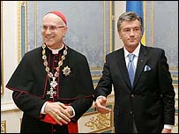 Ющенко і кардинал Бертоне