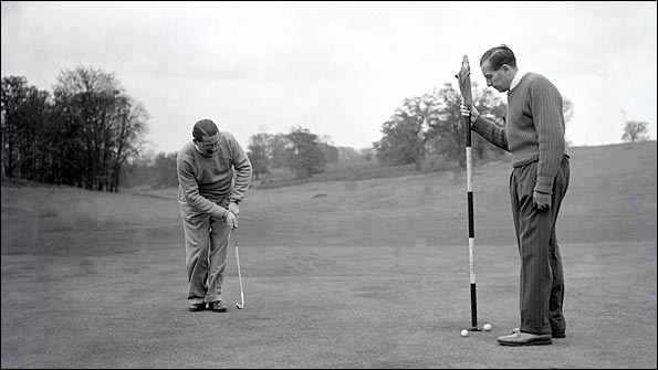 Raymond Glendenning putts on the BBC's For The Average Player, 1941