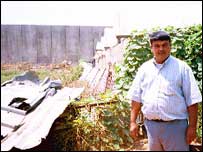 O fazendeiro Harouf, que calcula ter perdido US$ 3 mi com o muro