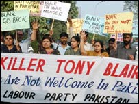 Blair'i protesto gösterisi