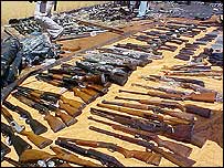 سلاح های ضبط شده توسط پليس در پاراگوئه - عکس از آرشيو