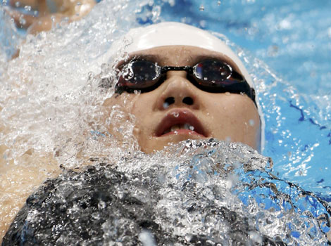 Ye Shiwen wins swimming gold for China