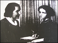 Pinuccia Manenti (dir.) quando recebia aulas com Cherubina Bancolini (foto arquivo)