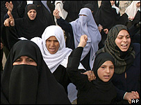 راهپيمايی زنان به سوی مجسد