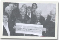 Aelodau o'r pwyllgor