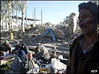 भूकंप पीड़ित