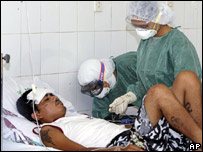 Parente dos seis mortos pela gripe aviária é tratado em hospital de Sumatra