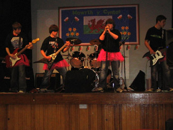 Canolfan Bro Cernyw, Llangernyw