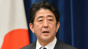 Ông Abe trong buổi họp báo hôm 11/1 ở Tokyo