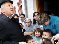 Mario Soares em campanha no Porto, norte de Portugal 