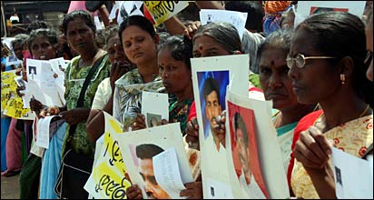 Relatives of the disappeared protesting in Vavuniya (photo: Dinasena Rathugamage)