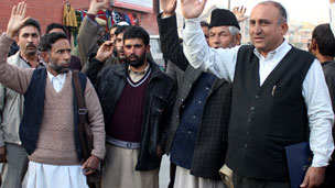 کشیمر میں پنچوں کا ایک مظاہرہ