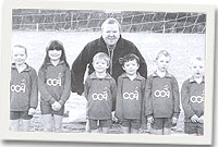 Rhai o aelodau'r tîm dan 7 oed