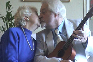 The four-string wonder sings sweet nothings