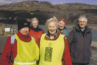 Gareth ac Ann Jones ar un o'u teithiau