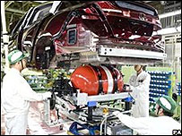 Linha de produção de carros no Japão