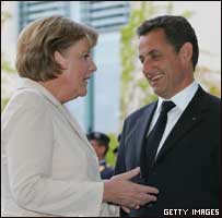 O novo presidente da França, Nicolas Sarkozy, e a primeira-ministra alemã, Angela Merkel