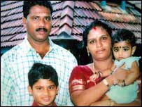  منیاپن رامن کٹی اپنی فیملی کے ساتھ