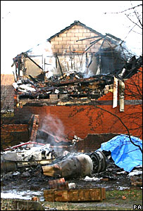 Casa destruída na queda