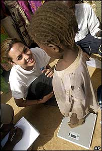 Africké děvčátko na váze