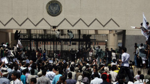 美國駐也門大使館遭衝擊