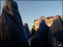 बुर्क़ा पहने महिला