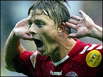 Dánský střelec Jon Dahl Tomasson