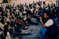 Ffilmio trueiniaid newyn y Swdan yn 1993