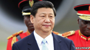 習近平在達累斯薩拉姆機場（24/3/2013）