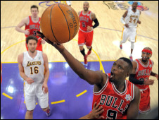 Chicago Bulls forward Luol Deng (9), of Sudan