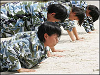 Binh lính Trung Quốc trên đảo Hoàng Sa