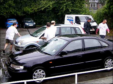 People washing cars 470