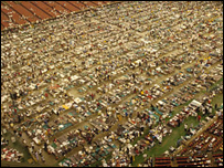 O estádio Astrodome, onde 15 mil pessoas se abrigaram em Houston, no Texas