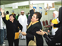 زنان عراقی ساکن دوبی به پای صندوق های رای رفتند