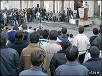 دانشجويان که در سال های قبل از مدافعان اصلی اصلاحات محسوب می شدند، طبق گزارش عفو بين الملل در نتيجه بن بست سياسی در ايران دچار بی تفاوتی شده اند