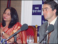 अचला शर्मा और सैम मिलर 