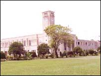 پشاور یونیورسٹی، انتظامیہ کا دفتر