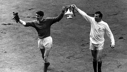 Osbourne a Talbot (West Bromwich Albion) a curodd West Ham yn ffeinal 1968
