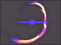 کهکشان کماندار همچون لکه در پهنه فضا محو می شود