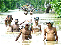 آسام میں سیلاب کی تباہی سے برپا ہونے والا ایک بھیانک منظر