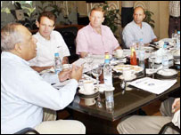 پاکستان اور انگلینڈ کے کرکٹ بورڈ کے اہلکاروں کا اجلاس