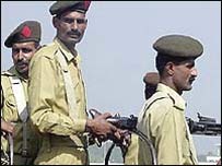 کانسٹیبل نے سیاہ شیشوں پر اعتراض کیا تھا