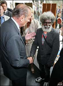 Fransa Cumhurbaşkanı Jacques Chirac ve John Mawumdjul 