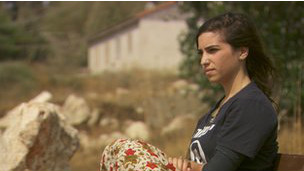 إحدى أفراد عصابات "تاج محير"