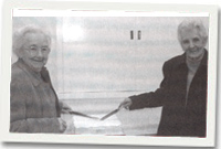 Eleanor Mills a Nest Davies